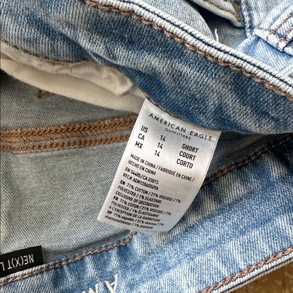 AE Distressed Hi-Rise Jegging 14 SHORT - Picture 5 of 7